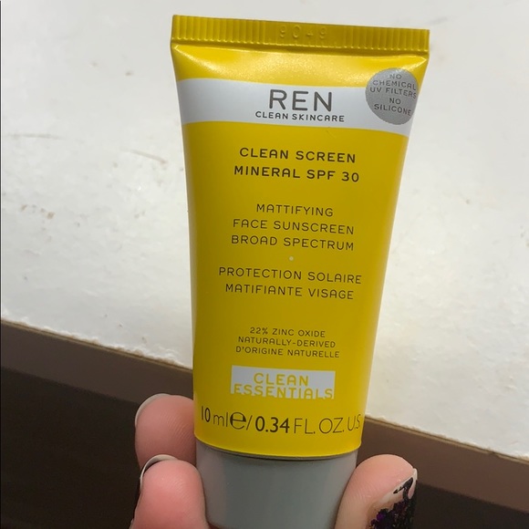 5 for $20😍REN Clean Screen Mineral SPF 30 Mini